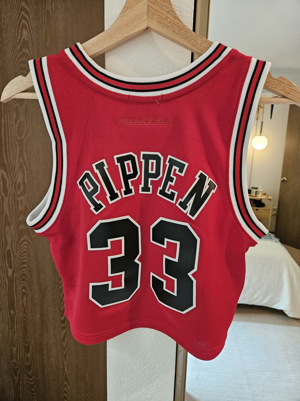 Womens N&N Crop Tank Chicago Bulls 1997 Scottie Pippen Jersey - Picture 2 of 5